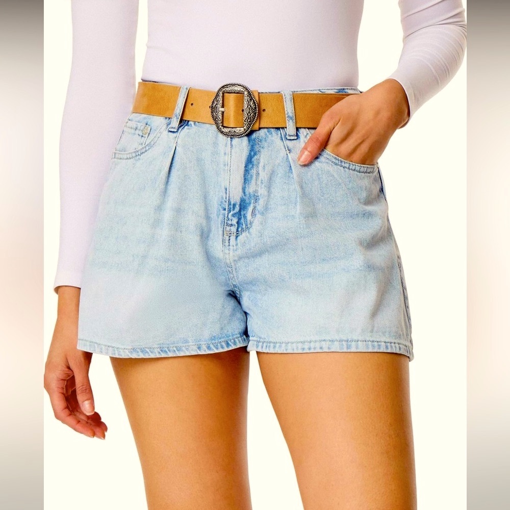 WallFlower Women's Girlfriend Flare Denim Shorts High-Rise Insta Classic NWT SZ9